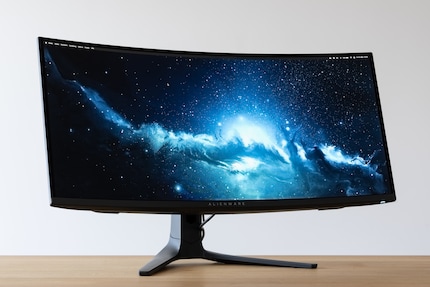 Le design de l’écran Alienware est simple. Ça me plaît.