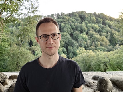 I don’t think images taken in Basic Mode are as good. Here, for example, the sky is completely burned out.