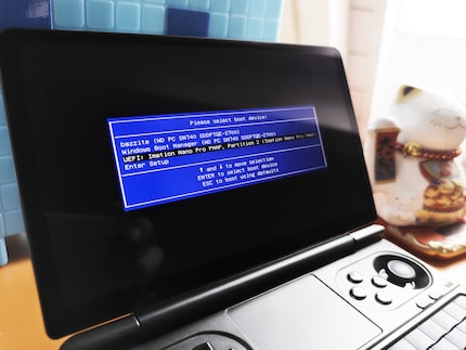 If you don’t know which entry to select in the boot menu, pay attention to the USB stick manufacturer. In my case, it’s Imation.
