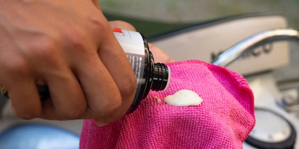 Shake well, otherwise it’ll come out lumpy. Leather care should also protect the material from ageing and keep the leather supple.