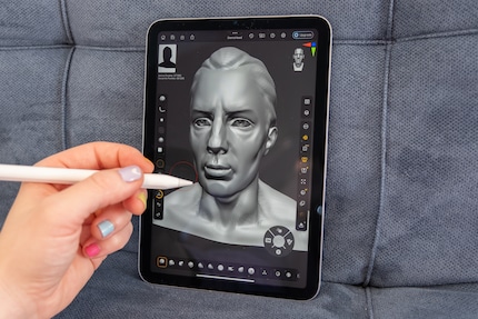 J'aime beaucoup utiliser ZBrush avec l'Apple Pencil.