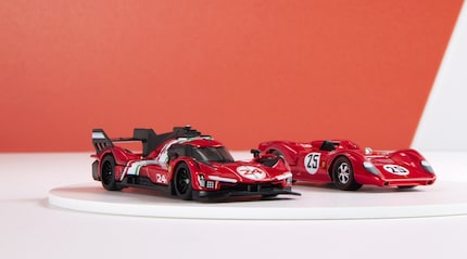 Two racing legends are united in this limited-edition set.
